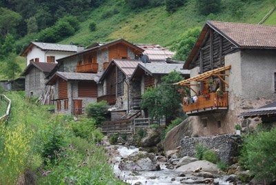 Borgo montano in Valle Camonica - area operativa C.E.M.