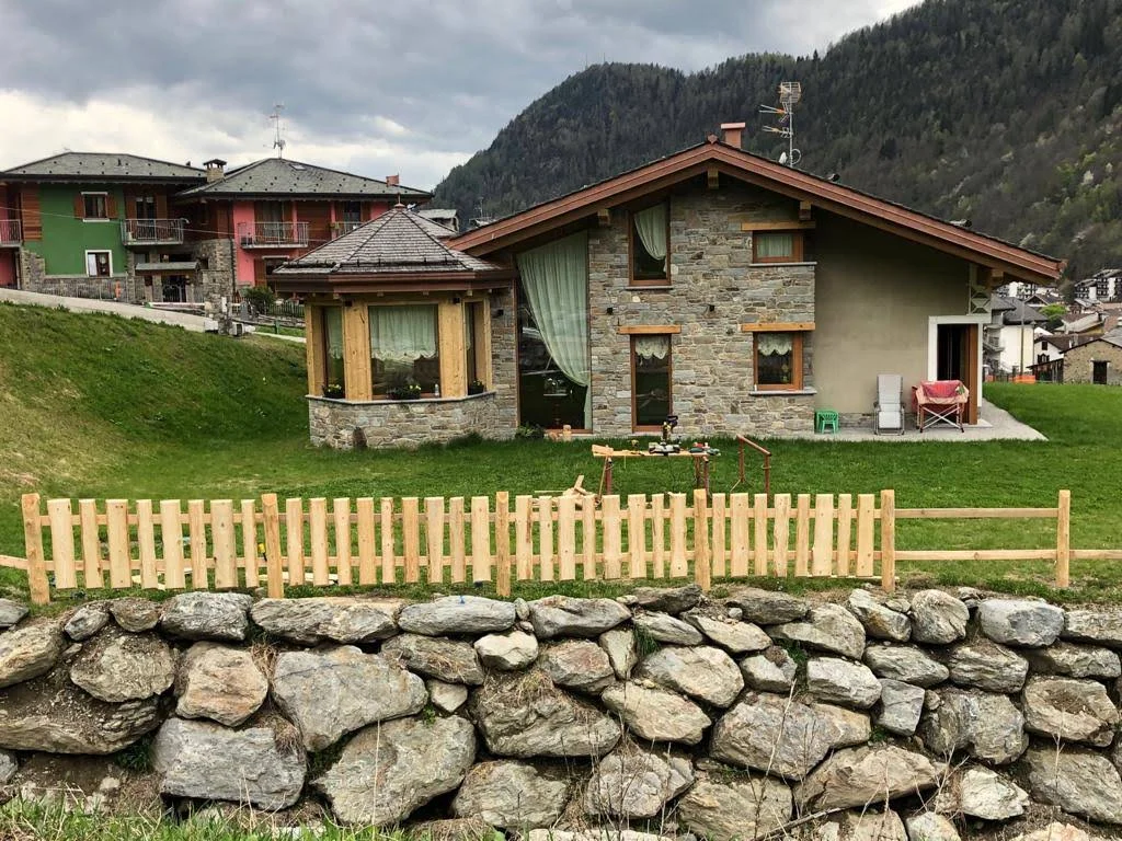 Casa in Pietra con Giardino